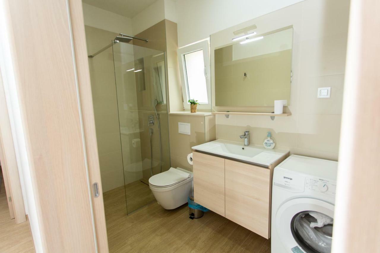 Sara With Sea View And Private Heated Pool Vila *