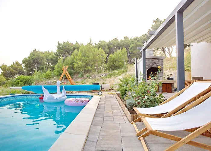 Villa Sara With Sea View And Private Heated Pool