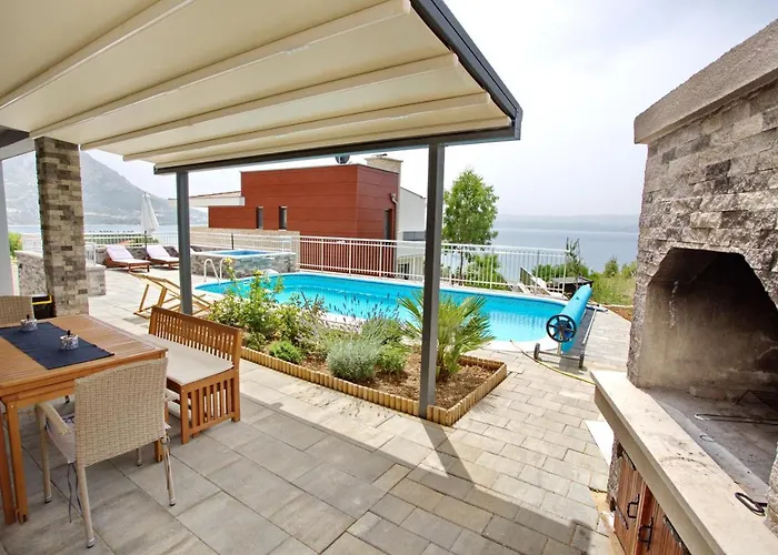 Villa Sara With Sea View And Private Heated Pool