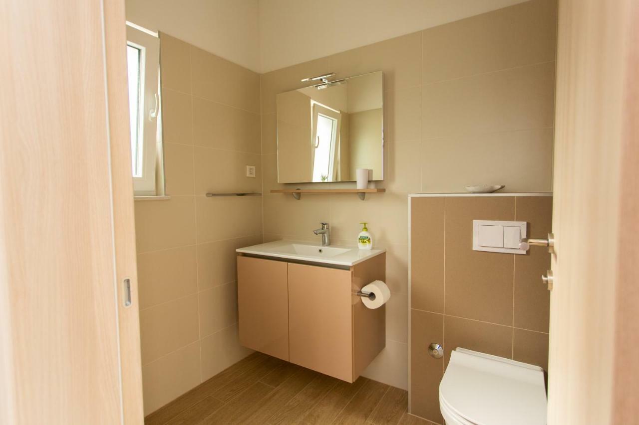Villa Sara With Sea View And Private Heated Pool Omis