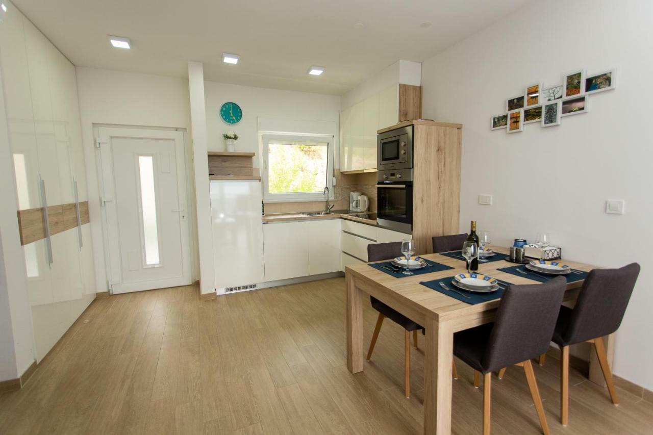 Sara With Sea View And Private Heated Pool